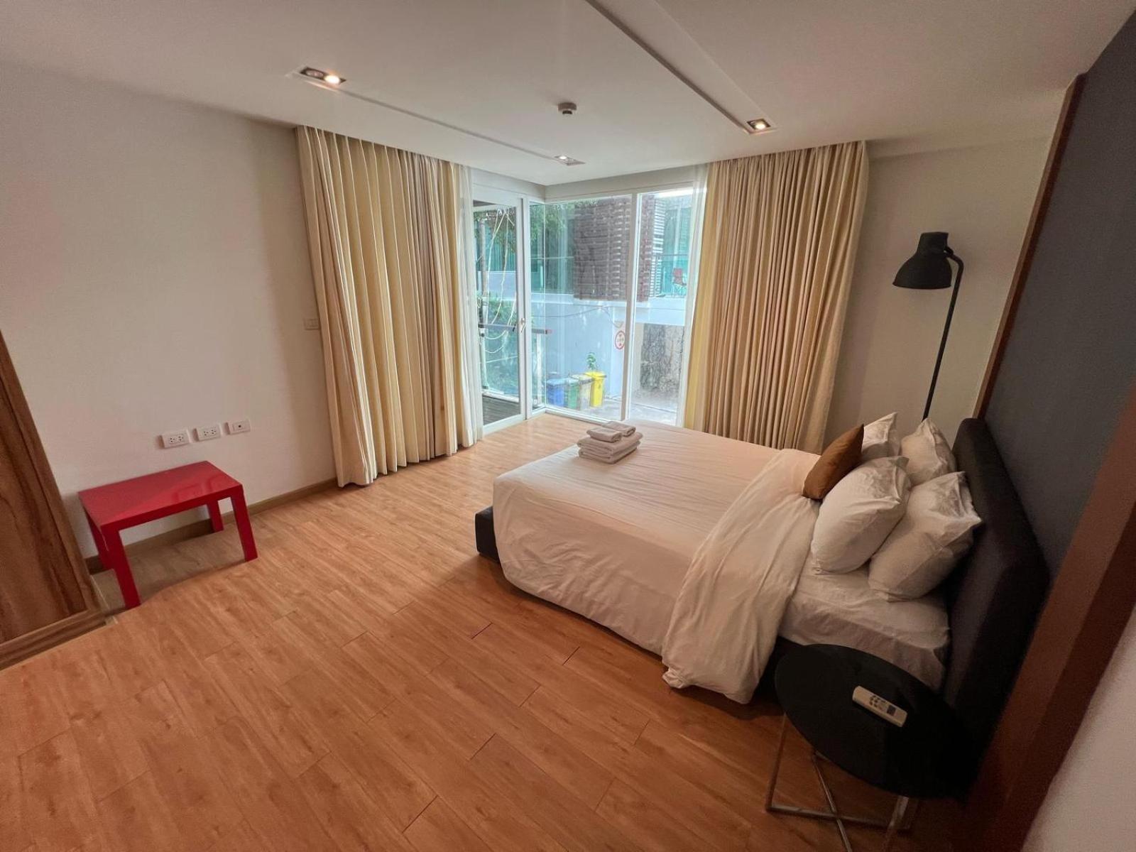 Apartment Luxurious 5 Bedroom Condo, Private Pool, In With Seaview Patong